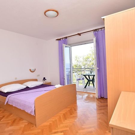 Apartment Angelina Brela Bagian luar foto