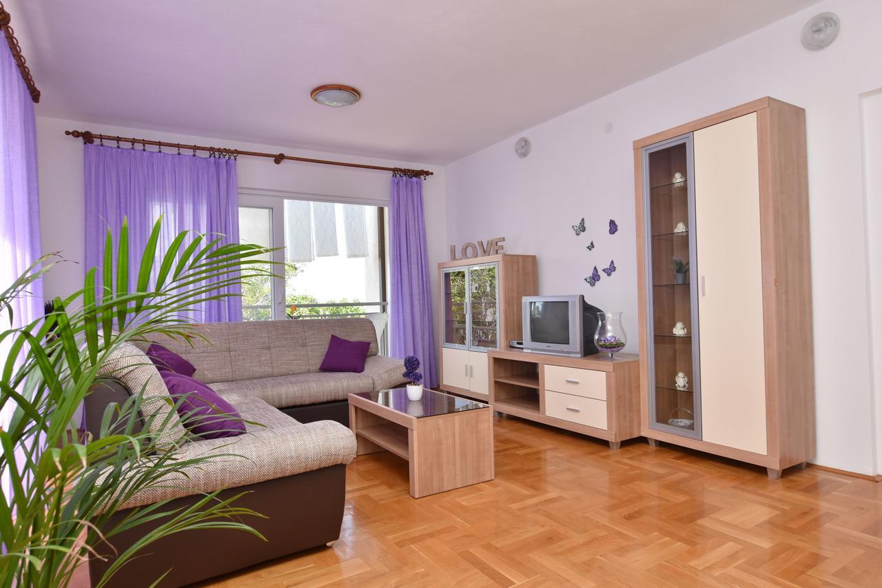 Apartment Angelina Brela Bagian luar foto