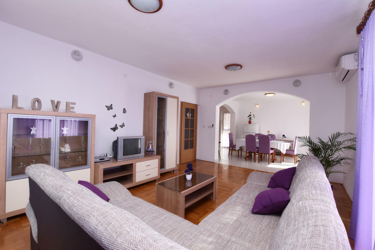 Apartment Angelina Brela Bagian luar foto